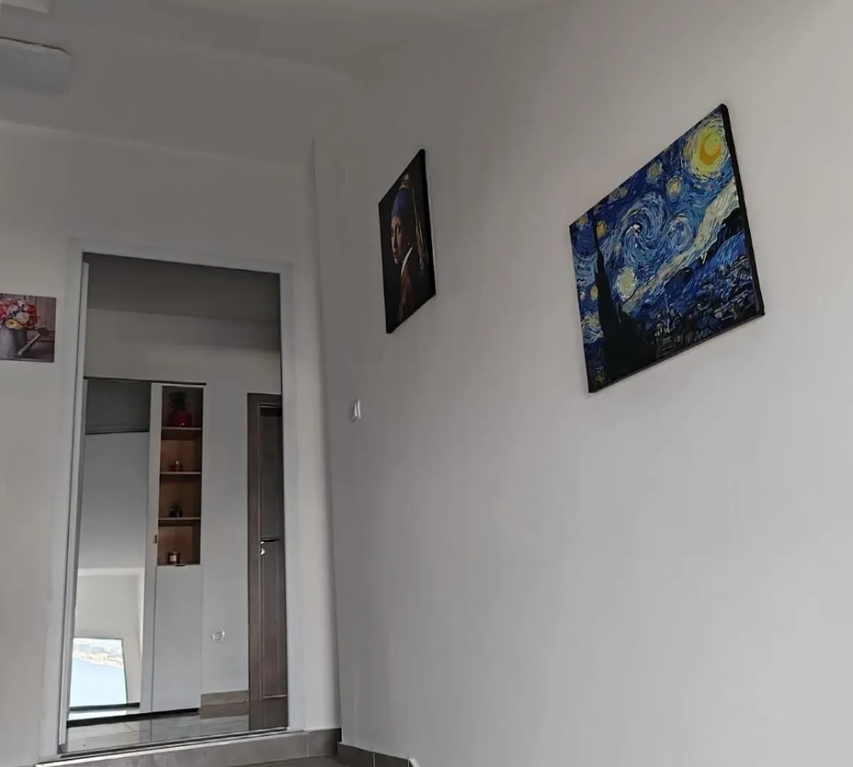 Azure Apartment Kali