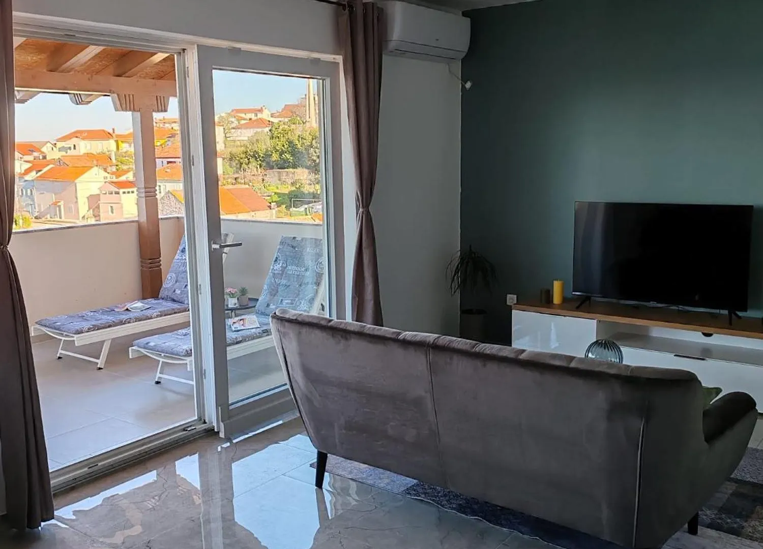 Azure Apartment Kali